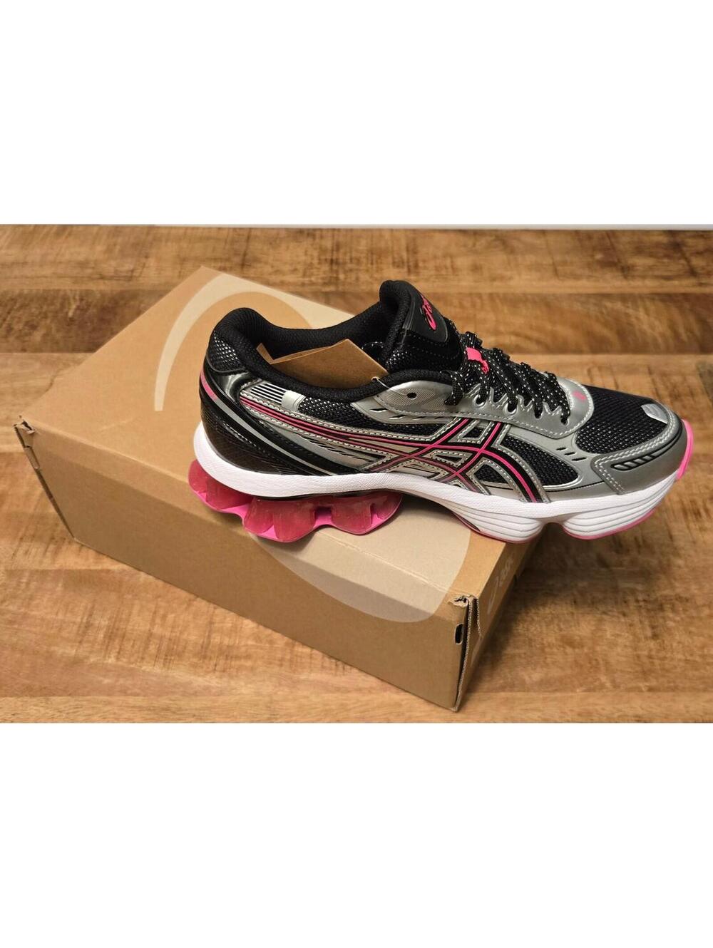 NEW ASIC Gel Kinetic Fluent Black Pink Glo Running Shoes, Size 7 Women / 5.5 men - Picture 8 of 15